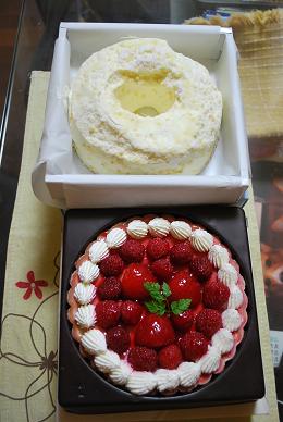 ケーキが二つも!!!.JPG