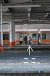 電車に乗り込むパパ。.JPG