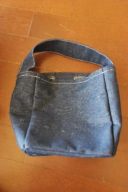 オマケのプチバッグ。A.JPG